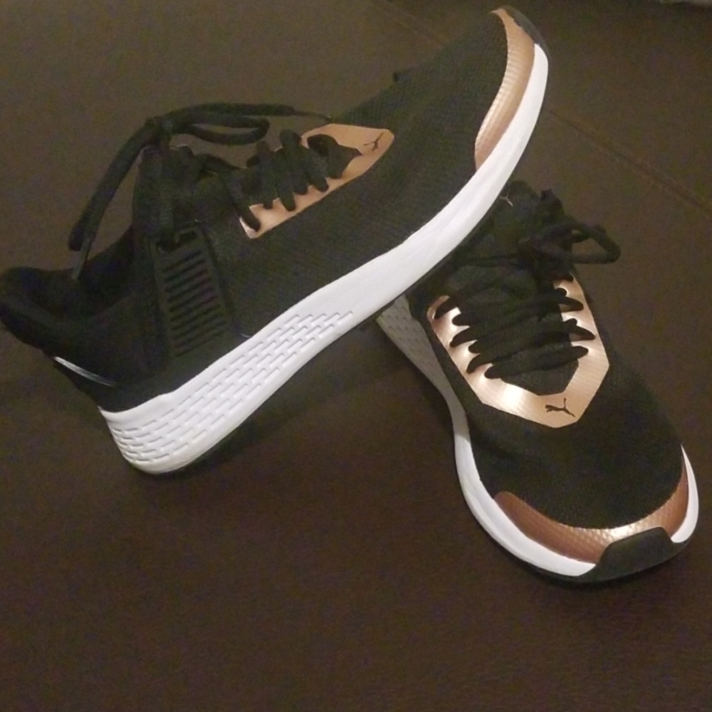 Puma Sneakers